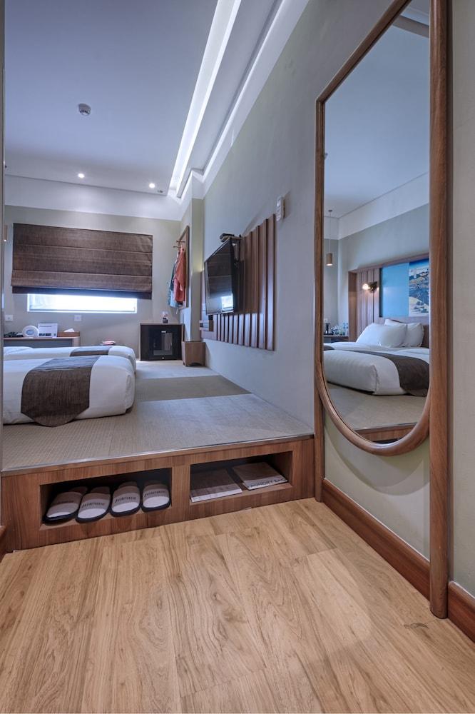 Kuretakeso Kemang Hotel Джакарта Екстер'єр фото